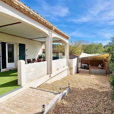 Le De La Fontaine - Ferienhaus *