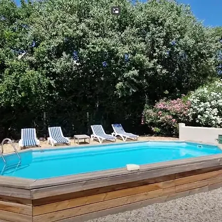 Le De La Fontaine - *