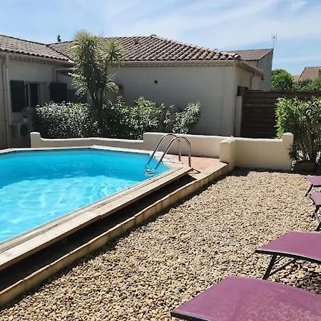 Le De La Fontaine - *
