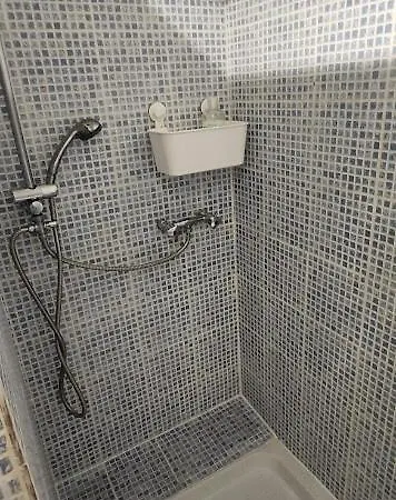 Le De La Fontaine - *