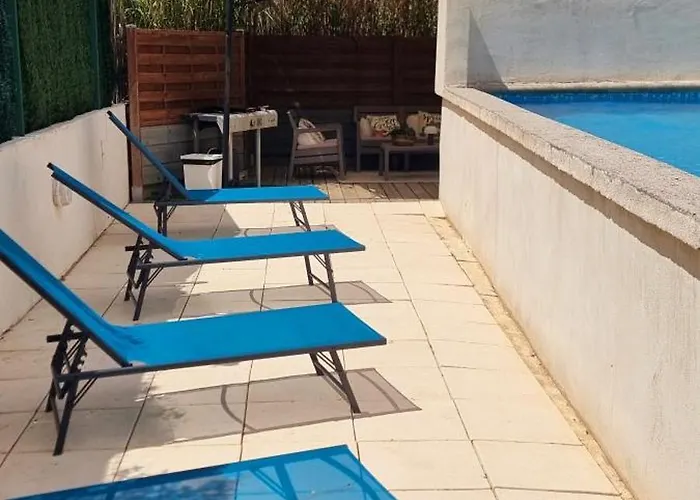 Le De La Fontaine -